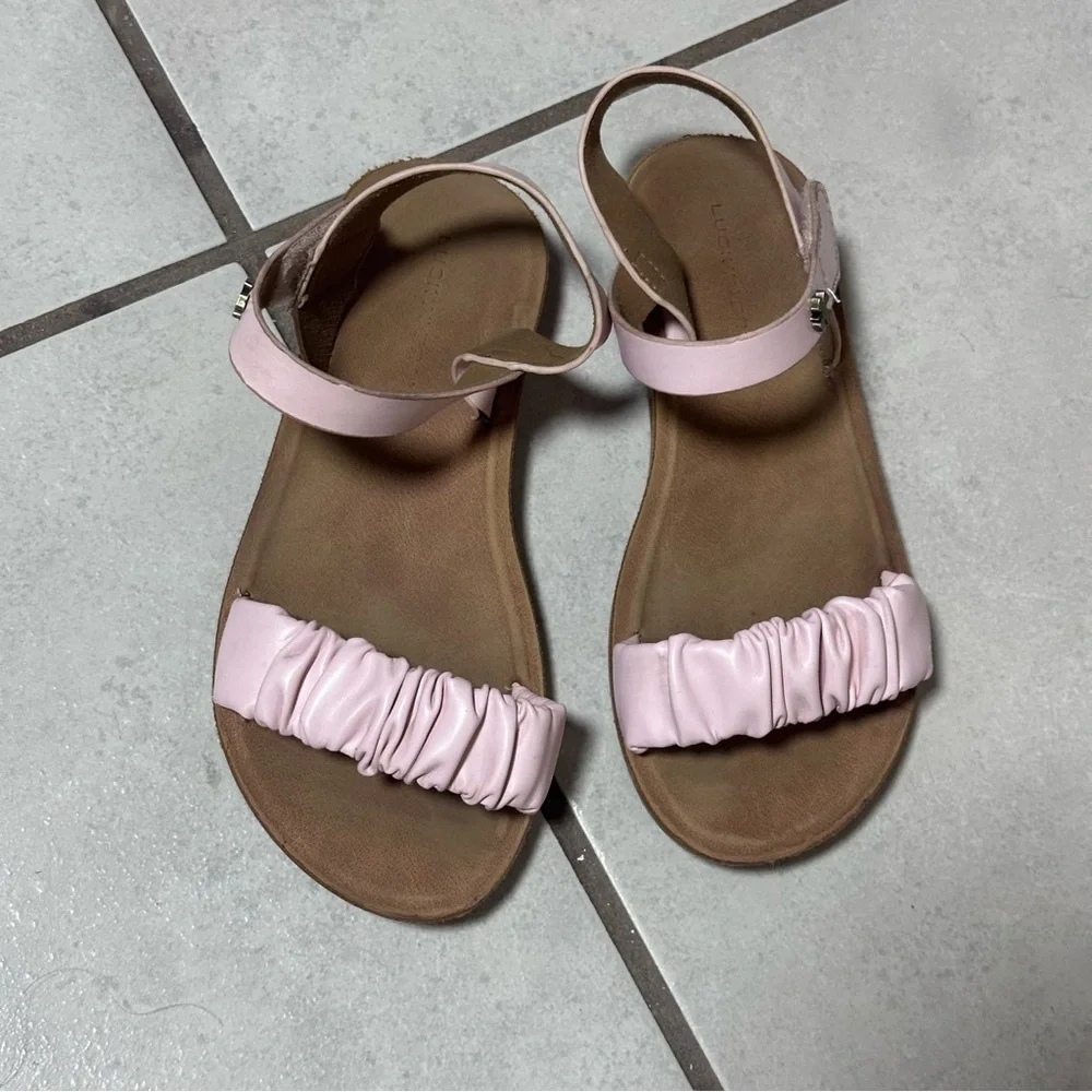 Lucky Brand Kids Girls‎ Pink Strappy Sandals Shoes size 1.